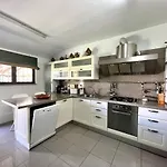 Traditional With Pool By Homing Villa Vilamoura