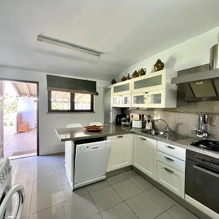 Villa Traditional With Pool By Homing Vilamoura